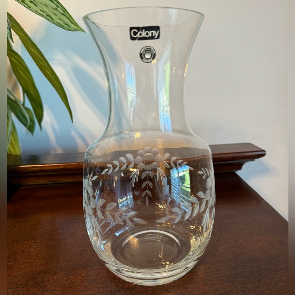 VINTAGE COLONY CLEAR GLASS 9” VASE MADE IN ROMANIA